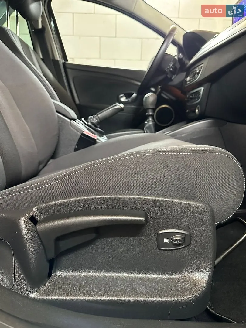 2010 Renault Megane - мініатюра 17