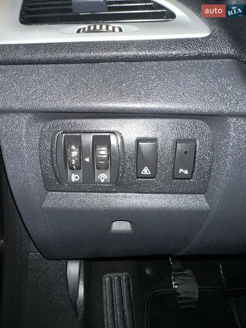 2010 Renault Megane - мініатюра 26