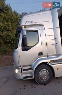 Тягач Renault Midlum 2012 в 