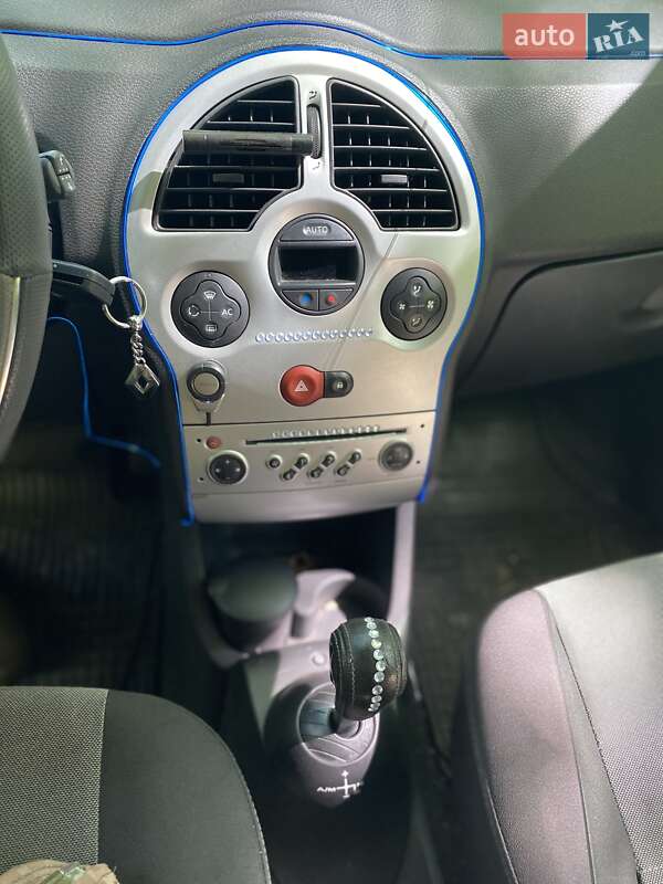 Хэтчбек Renault Modus 2008 в Гайсине