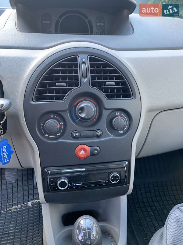 Хэтчбек Renault Modus 2005 в Звенигородке