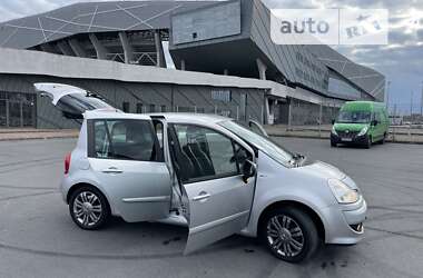 Хэтчбек Renault Modus 2011 в Львове