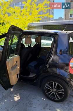 Хэтчбек Renault Modus 2004 в 