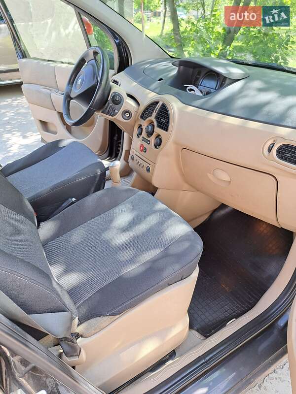 Хэтчбек Renault Modus 2004 в Львове