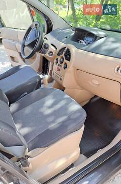 Хэтчбек Renault Modus 2004 в 