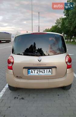 Хэтчбек Renault Modus 2004 в 