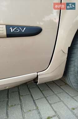 Хетчбек Renault Modus 2004 в Коломиї