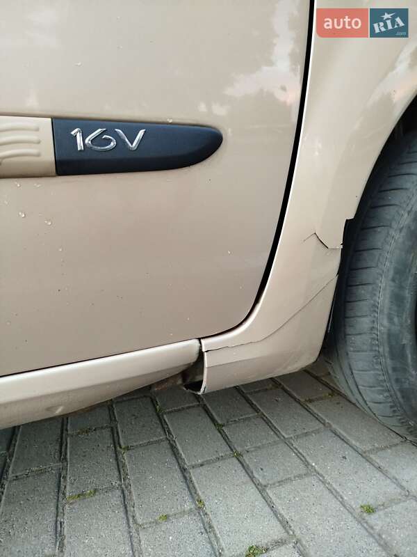 Хэтчбек Renault Modus 2004 в Коломые