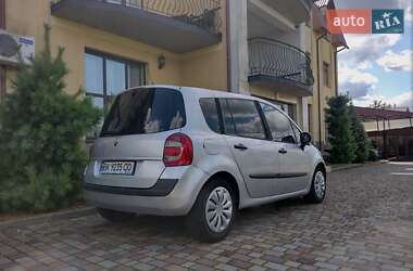Хэтчбек Renault Modus 2009 в 