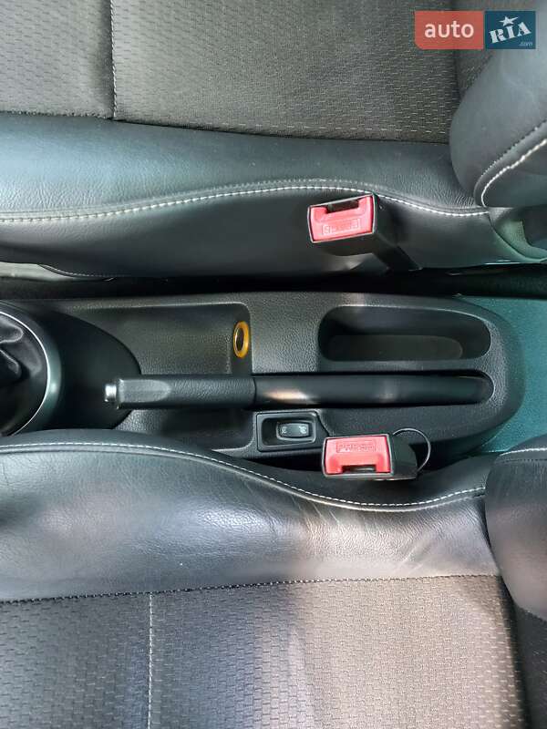 Хэтчбек Renault Modus 2010 в Львове