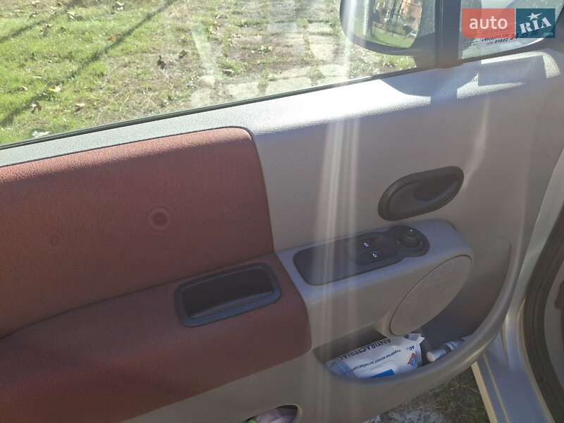 Хэтчбек Renault Modus 2005 в Львове