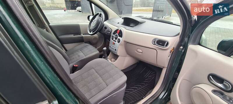 Хетчбек Renault Modus 2006 в Кореці