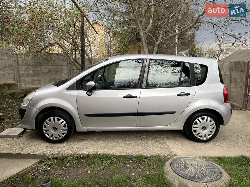 Хэтчбек Renault Modus 2008 в Черновцах