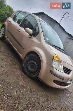 Хэтчбек Renault Modus 2004 в 