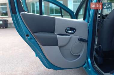 Хэтчбек Renault Modus 2005 в 