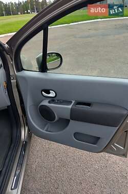 Хэтчбек Renault Modus 2012 в 