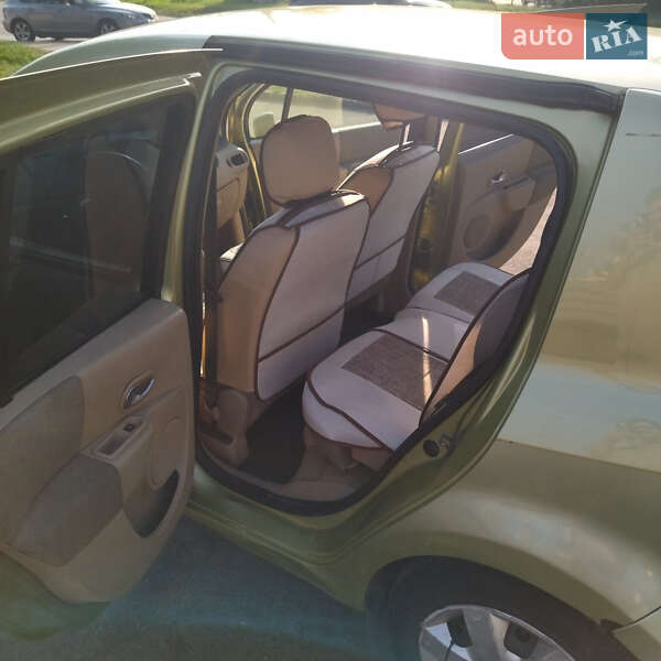 Хэтчбек Renault Modus 2004 в Львове