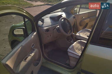 Хэтчбек Renault Modus 2004 в 