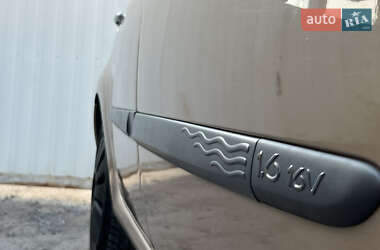 Хэтчбек Renault Modus 2004 в 