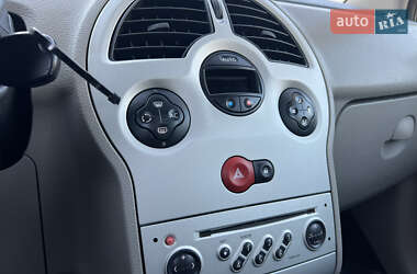 Хэтчбек Renault Modus 2004 в 