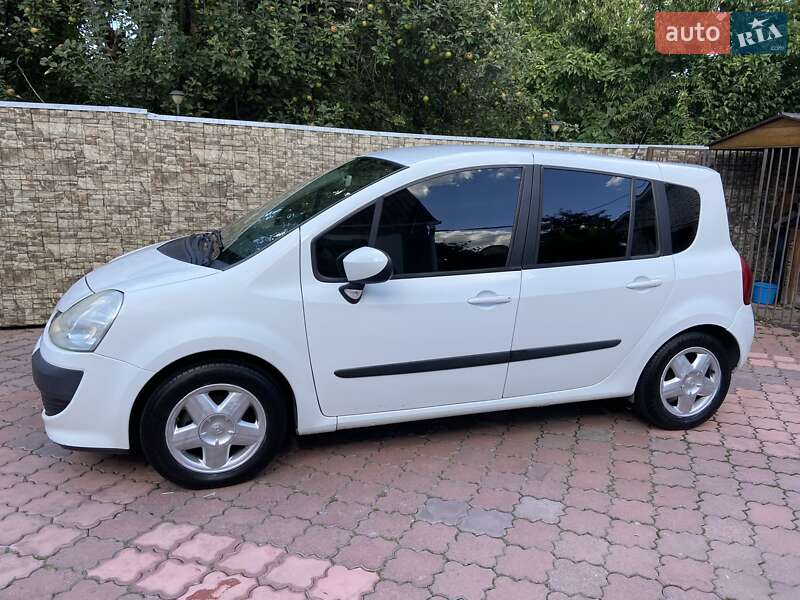 Хэтчбек Renault Modus 2011 в 