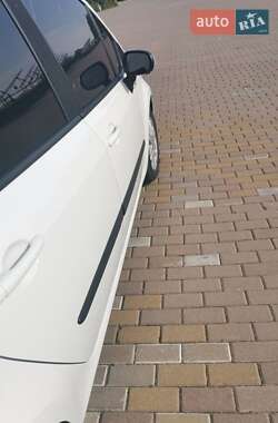 Хетчбек Renault Modus 2008 в 