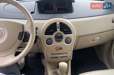 Хэтчбек Renault Modus 2005 в 