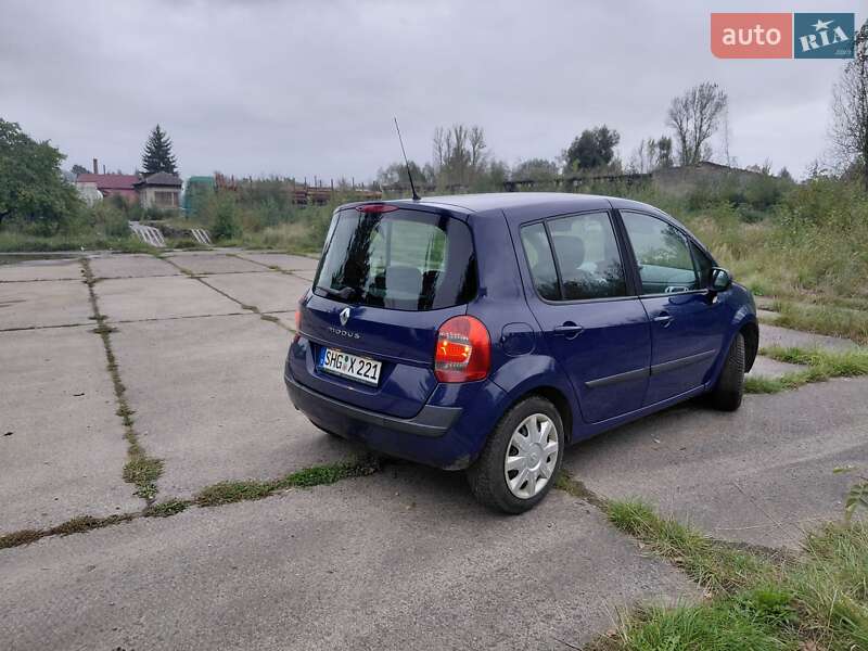 Хэтчбек Renault Modus 2009 в Надворной