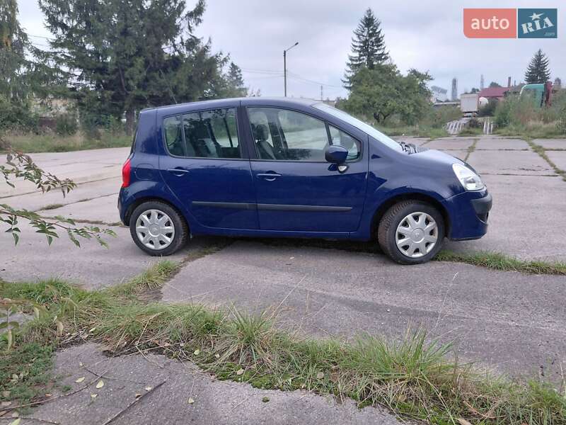 Хэтчбек Renault Modus 2009 в Надворной
