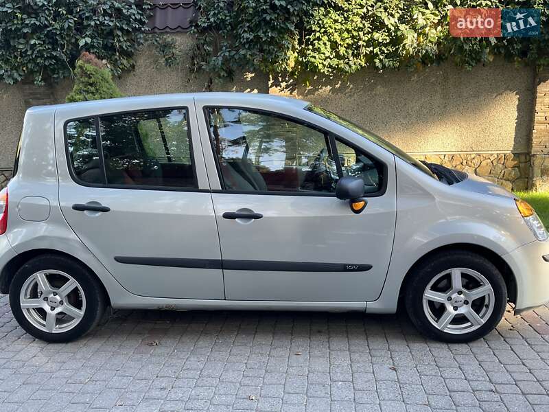 Хэтчбек Renault Modus 2005 в Львове