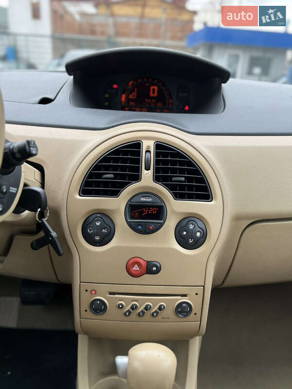 Хэтчбек Renault Modus 2006 в Староконстантинове