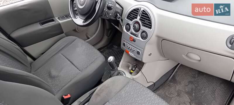 Хэтчбек Renault Modus 2006 в Лубнах