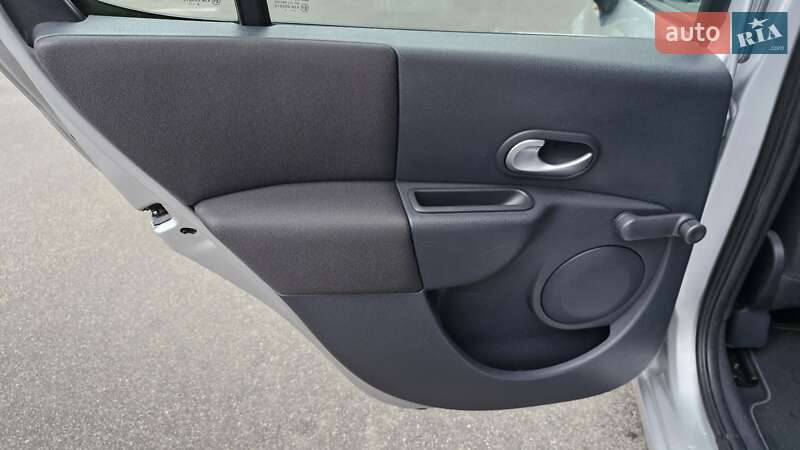 Мінівен Renault Modus 2007 в Чернігові