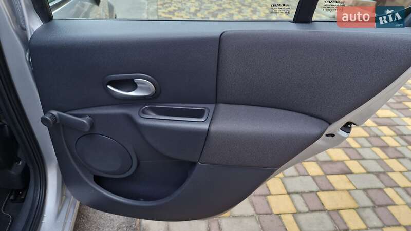 Мінівен Renault Modus 2007 в Чернігові