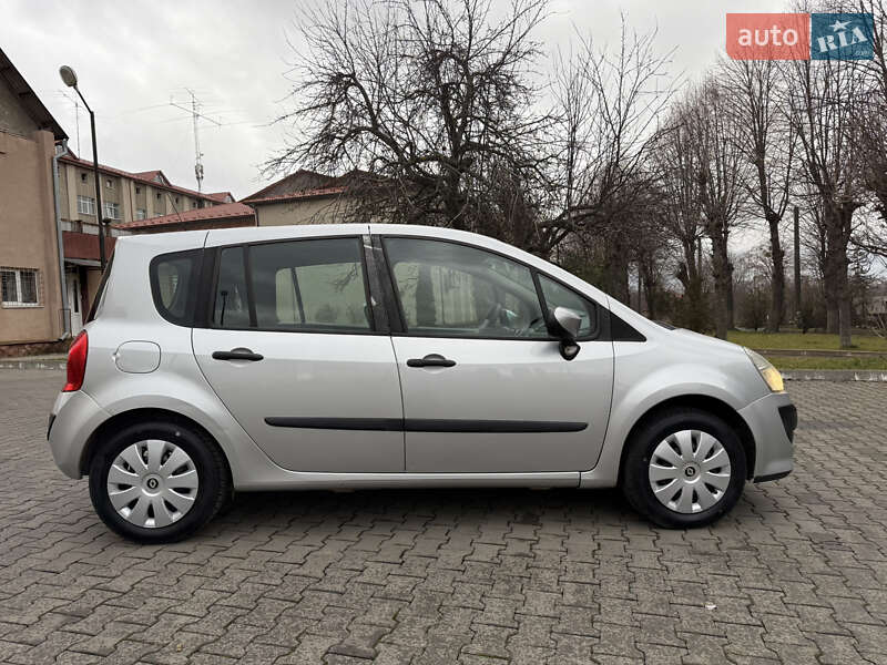 Хэтчбек Renault Modus 2008 в Черновцах