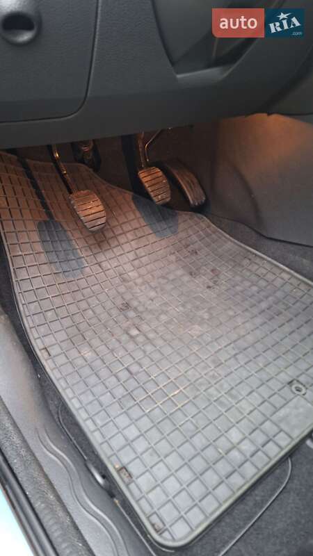 Хетчбек Renault Modus 2008 в Житомирі фото 18 Хетчбек Renault Modus 2008 в Житомирі