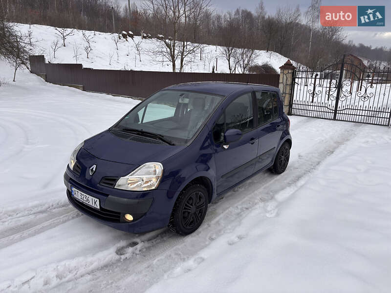 Хэтчбек Renault Modus 2009 в Надворной