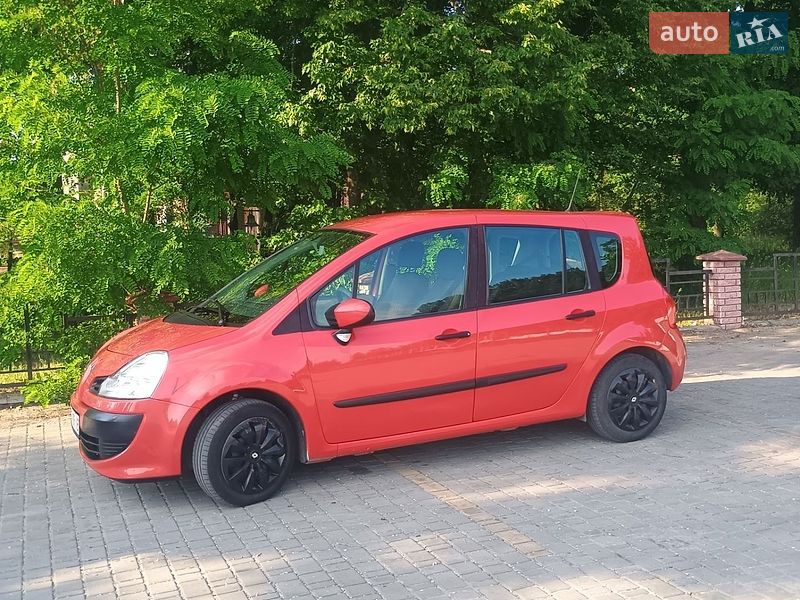 Хетчбек Renault Modus 2008 в Володимирці