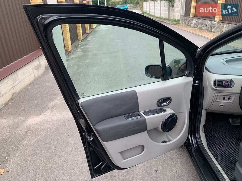 Хэтчбек Renault Modus 2006 в Виннице