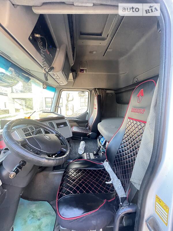 Тягач Renault Premium 2011 в Тячеве