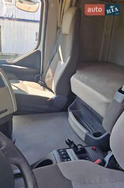 Тягач Renault Premium 2013 в 