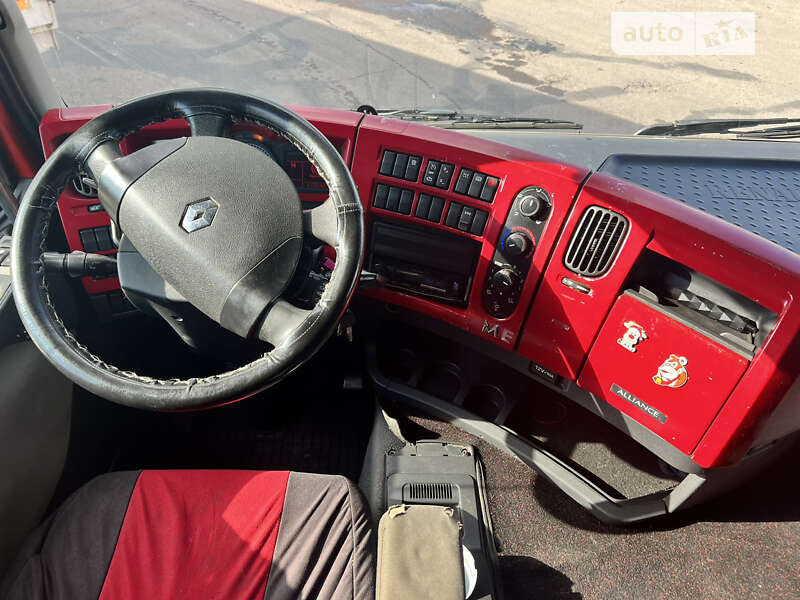 Тягач Renault Premium 2011 в Жовкве