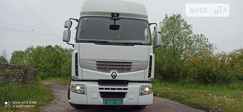 Тягач Renault Premium 2011 в Львове
