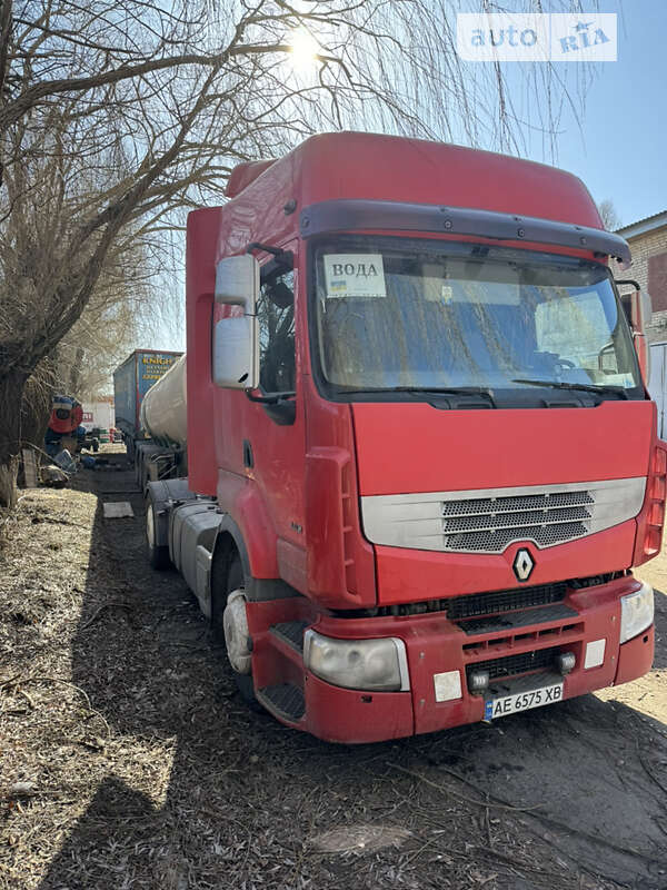 Тягач Renault Premium 2006 в Павлограді