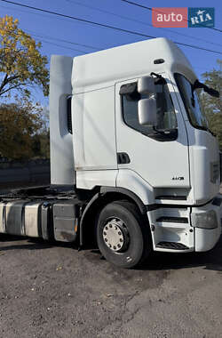 Тягач Renault Premium 2012 в 