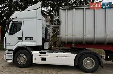 Тягач Renault Premium 2010 в 