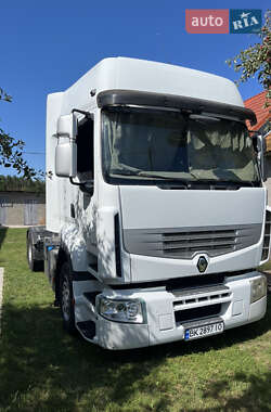 Тягач Renault Premium 2010 в Сарнах