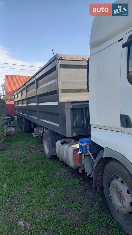 Тягач Renault Premium 2000 в Каневі