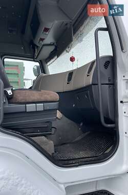 Контейнеровоз Renault Premium 2010 в 