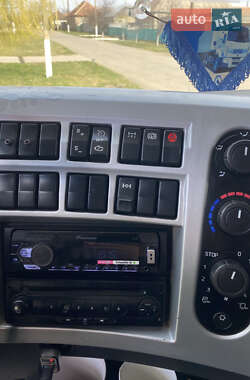 Тягач Renault Premium 2012 в 